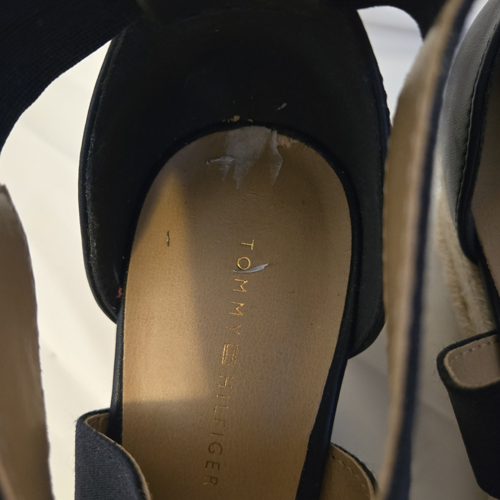 Tommy Hilfiger Yemina Espadrille Wedge Sandals | NWOT | Size 6 - Picture 7 of 8